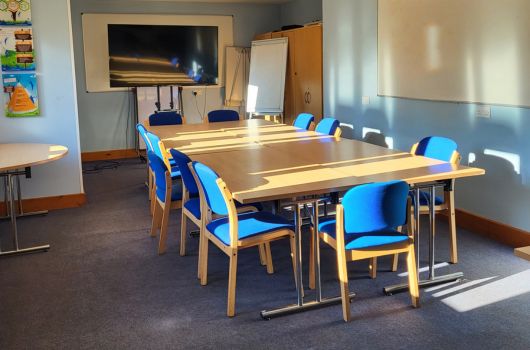 Training room HIgh Ashurst outdoor education centre in surrey hiring corporate spaces for meetings in Dorking Reigate Surrey